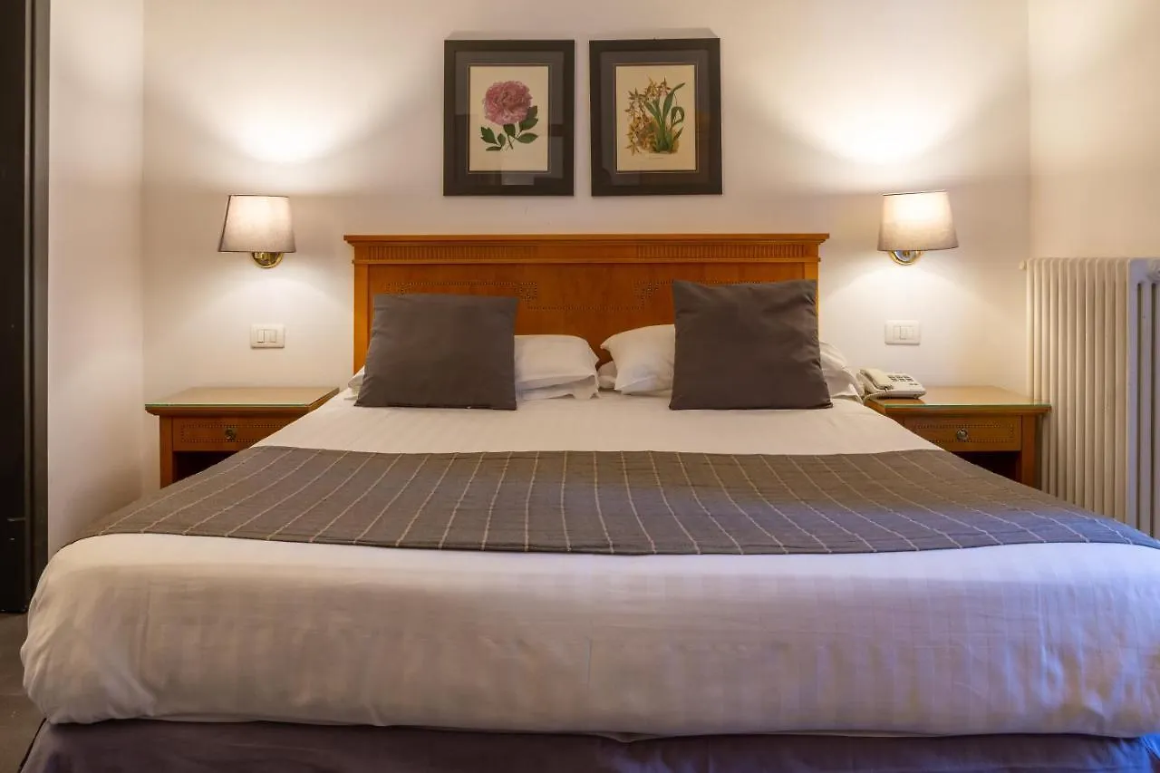 נאפולי Hotel Del Real Orto Botanico 4*,  איטליה