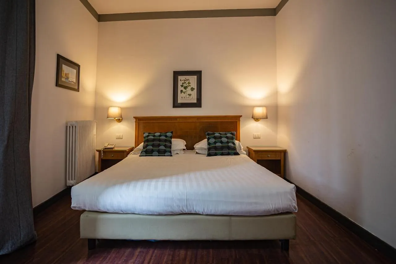 נאפולי Hotel Del Real Orto Botanico 4*,