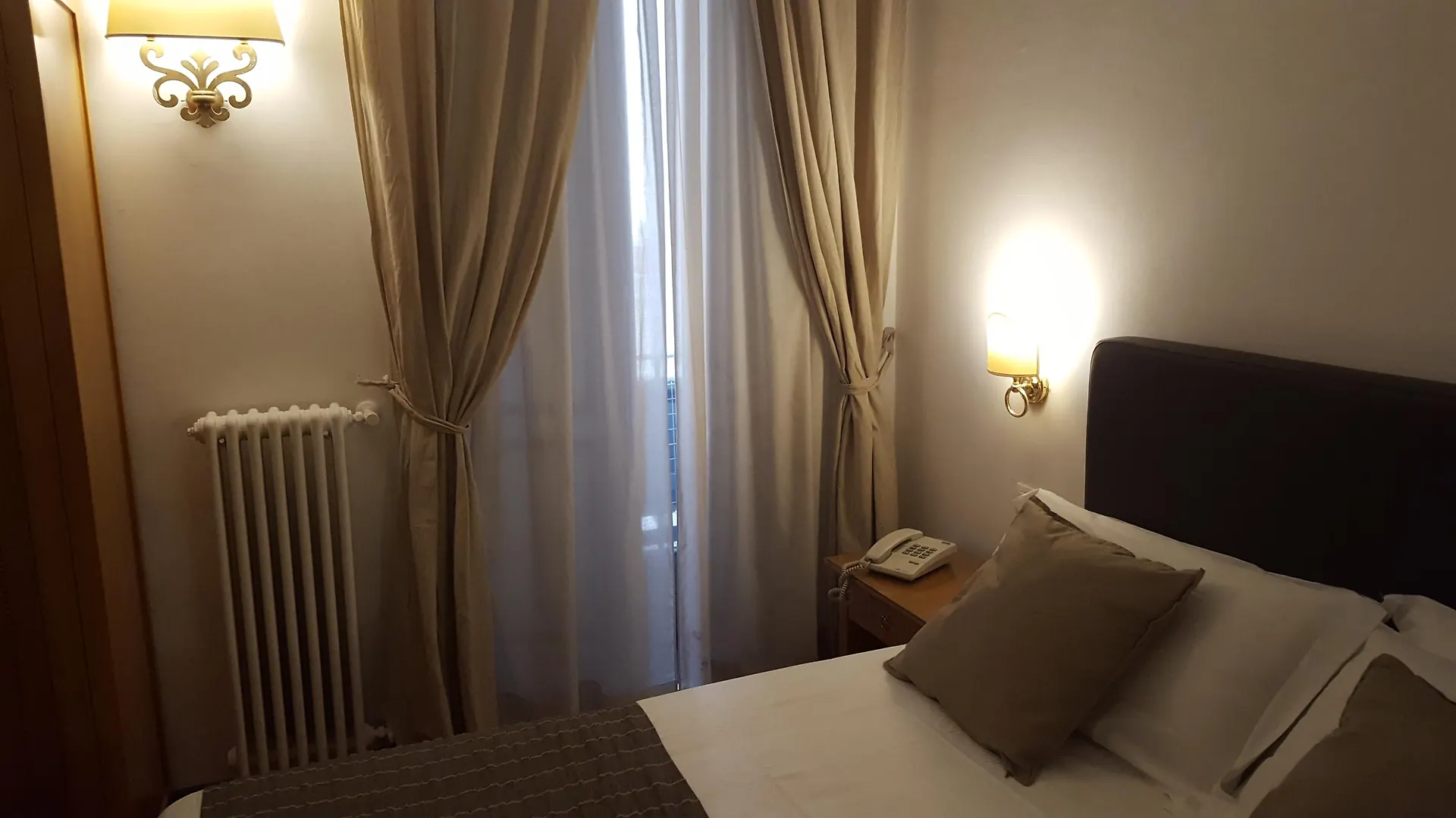 נאפולי Hotel Del Real Orto Botanico 4*,  איטליה